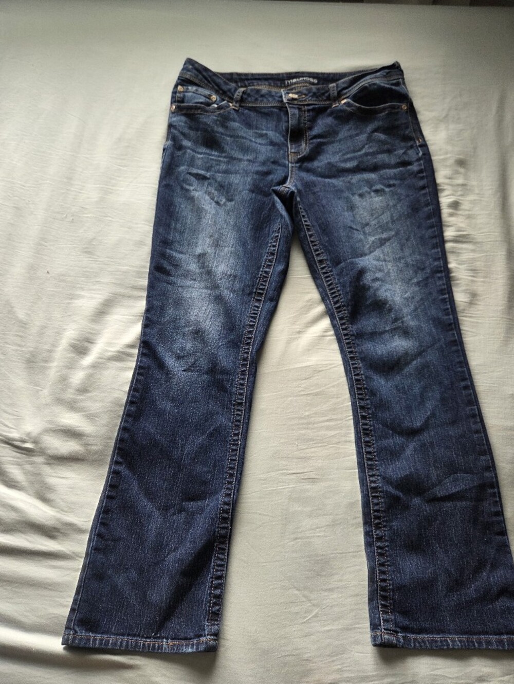 Maurices Dark Wash Bootcut Jeans Embroidered Pockets Sz 12 Reg